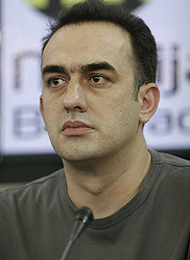 U raljama tabloida i države 5 U raljama tabloida i države 5