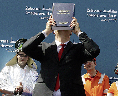 Smederevci jedu štapićima – Željko Sertić, ministar privrede, ugovor s Kinezima ljubio je kao da je dobio Hatišerif, dok je Vučić u to ime, mimo običaja, popio »rakiju, dve«, što se posle videlo 1 Smederevci jedu štapićima – Željko Sertić, ministar privrede, ugovor s Kinezima ljubio je kao da je dobio Hatišerif, dok je Vučić u to ime, mimo običaja, popio »rakiju, dve«, što se posle videlo 1