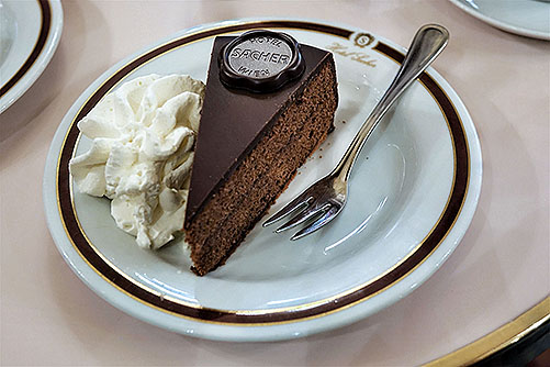Torte, vino ili kobasice – nije svejedno 1 Torte, vino ili kobasice – nije svejedno 1