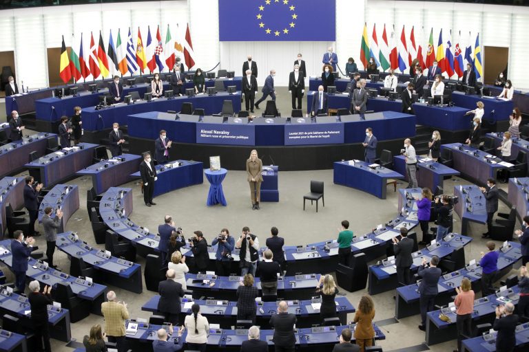 Hitna rezolucija EP o Srbiji: Huligani, policija, ekologija i moderno ropstvo 2 Hitna rezolucija EP o Srbiji: Huligani, policija, ekologija i moderno ropstvo 2