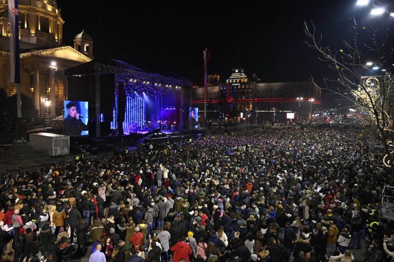 Proslava Nove godine: Kao da korona za Srbiju ne postoji 2 Proslava Nove godine: Kao da korona za Srbiju ne postoji 2