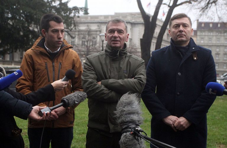 Na udaru fantomskih ekologa: Pravljenje pometnje u zelenim redovima 2 Na udaru fantomskih ekologa: Pravljenje pometnje u zelenim redovima 2