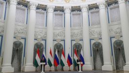 Orban i Putin: Paunov ples 6
