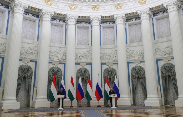Orban i Putin: Paunov ples 2 Orban i Putin: Paunov ples 2