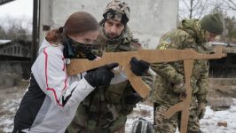 Iščekujući Ruse: Ratni kurs za žene i Teritorijalni odbrambeni bataljoni 12