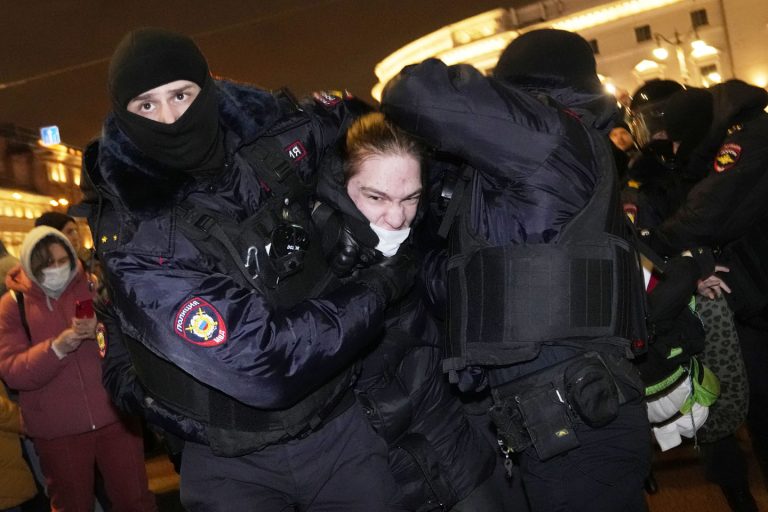 Antiratne demonstracije u Rusiji: Geopolitika na stranu, setite se Šizele i Smirele 2