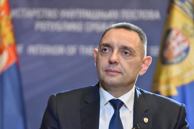 Visoka diplomatija: O krvožednim hijenama i muvama zunzarama 2 Visoka diplomatija: O krvožednim hijenama i muvama zunzarama 2