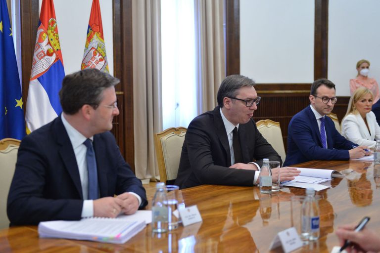 Razgovor Vučića sa Donfrid: Glasno ćutanje 2 Razgovor Vučića sa Donfrid: Glasno ćutanje 2