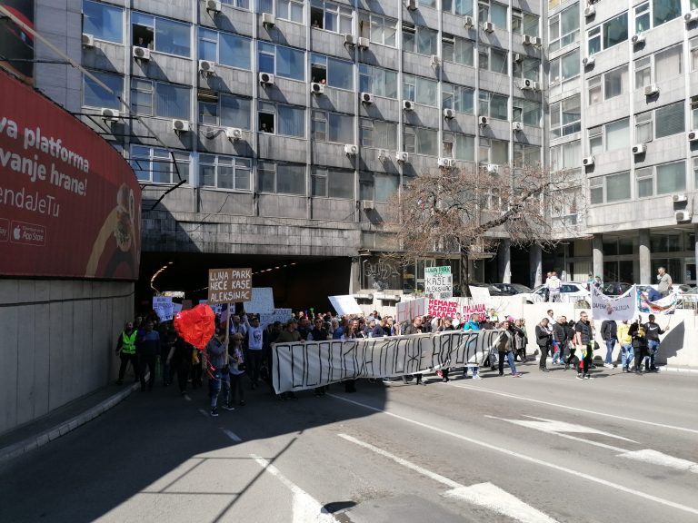 Pijačni prodavci i zakon o fiskalizaciji: Zahtevamo odgovor 2 Pijačni prodavci i zakon o fiskalizaciji: Zahtevamo odgovor 2