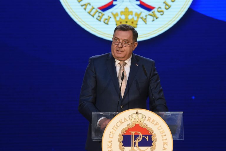 Bonskim ovlašćenjima na Dodika: Poništen Zakon o nepokretnoj imovini RS 2