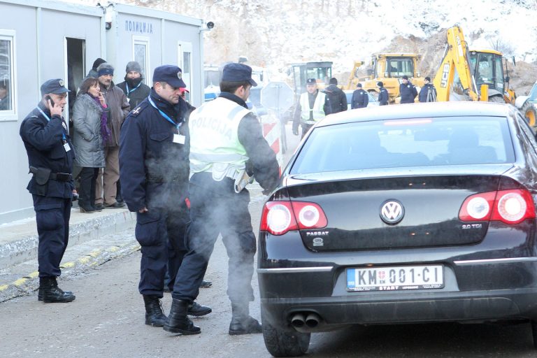 Kosovo: Zapaljen automobil Srbina sa RKS tablicama 2