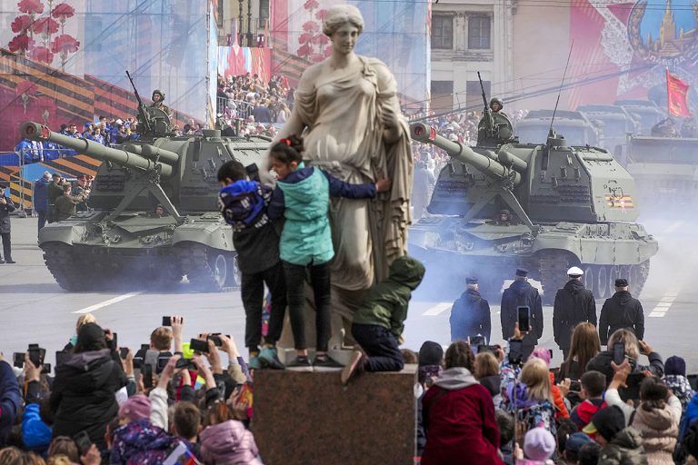 Slika Putinova, letak Staljinov 2 Slika Putinova, letak Staljinov 2