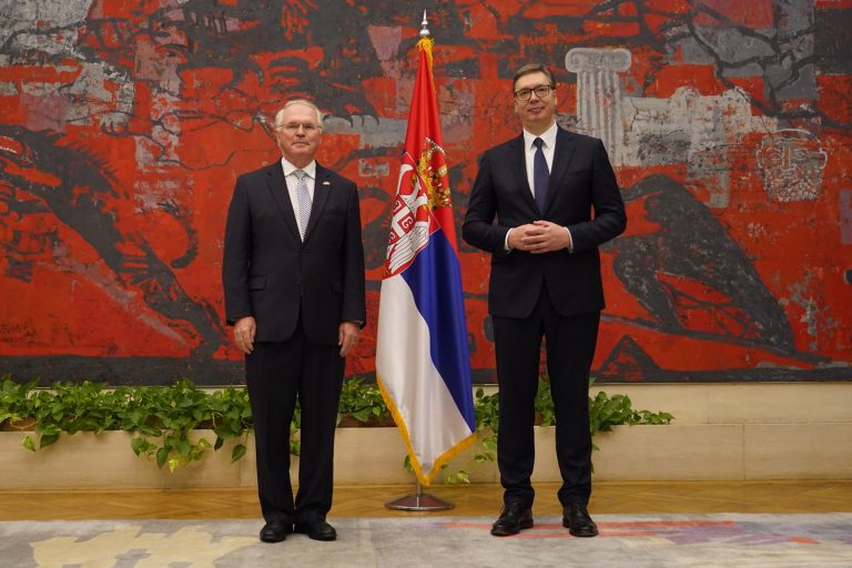 Nedelja sudbonosnih pregovora: Vučić u ime svih nas 2 Nedelja sudbonosnih pregovora: Vučić u ime svih nas 2