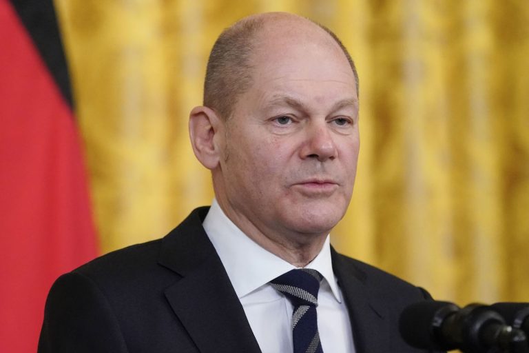 Olaf Šolc u Litvaniji: Još nemačkih vojnika, još nemačkog oružja 2 Olaf Šolc u Litvaniji: Još nemačkih vojnika, još nemačkog oružja 2