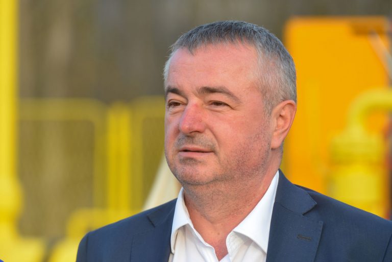 Agencija za sprečavanje korupcije: Bajatović zarađuje 34.000 evra mesečno 2 Agencija za sprečavanje korupcije: Bajatović zarađuje 34.000 evra mesečno 2