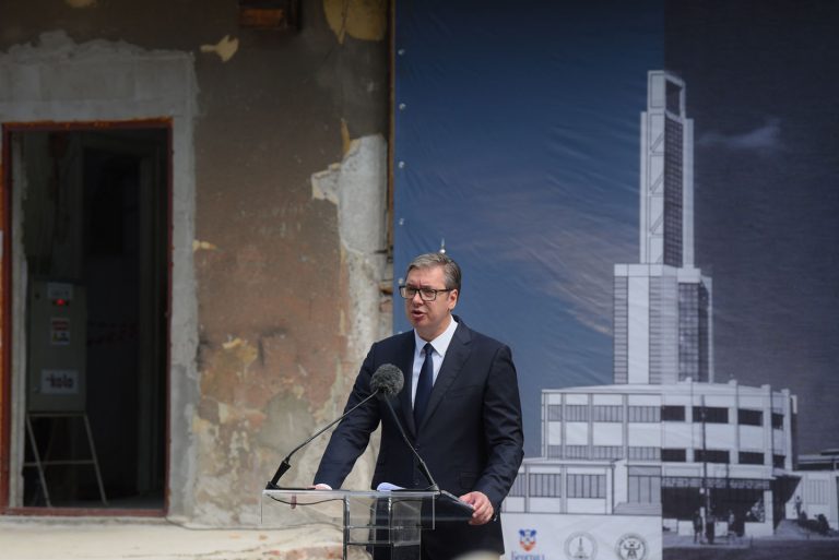 Ponos Aleksandra Vučića: Deset godina apsolutne vlasti 2 Ponos Aleksandra Vučića: Deset godina apsolutne vlasti 2