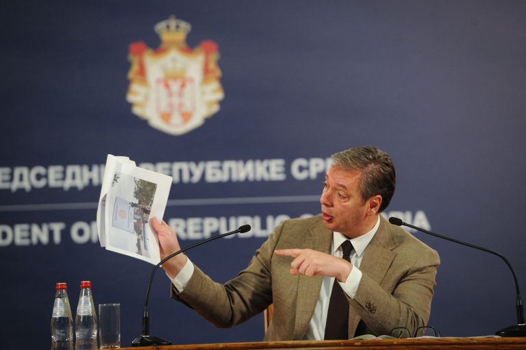 Predsednik Vučić: Molim za mir, ali Srbija će pobediti 2 Predsednik Vučić: Molim za mir, ali Srbija će pobediti 2
