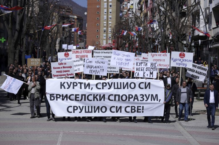 Kosovo: Srpskim barikadama na kosovske zakone 2 Kosovo: Srpskim barikadama na kosovske zakone 2