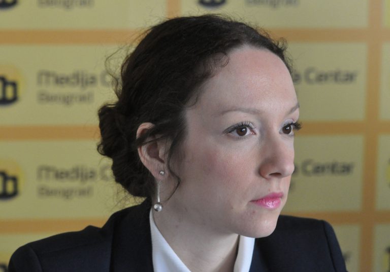 Sofija Mandić: Vučić mandatara izvlači iz šešira 2 Sofija Mandić: Vučić mandatara izvlači iz šešira 2