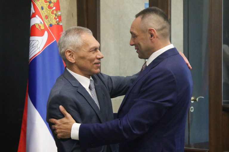 Napad ruske na američku ambasadu u Beogradu: Borba za dušu Srbije 2 Napad ruske na američku ambasadu u Beogradu: Borba za dušu Srbije 2
