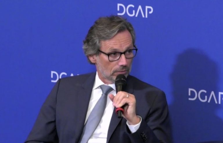 Jens Pletner: Kosovski izaslanik kancelara Šolca 2 Jens Pletner: Kosovski izaslanik kancelara Šolca 2
