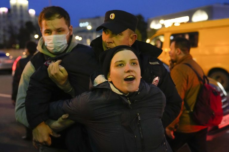 Neredi u Rusiji: Uhapšeno više od 1000 ljudi 2 Neredi u Rusiji: Uhapšeno više od 1000 ljudi 2