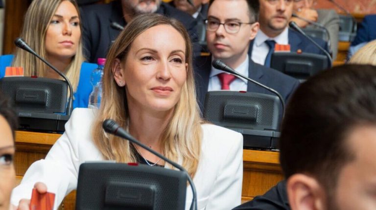 Ana Oreg: Spomenik poniženja nevinih žrtava 2 Ana Oreg: Spomenik poniženja nevinih žrtava 2