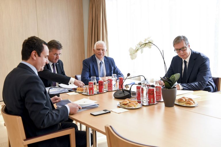 Krizni menadžment u Briselu: Sastanak Vučića i Kurtija o prevazilaženju krize 2