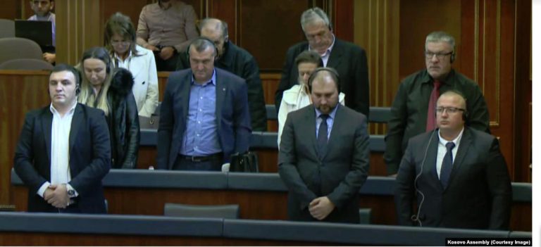 Priština: Srpski poslanici ipak ponovo u kosovskom parlamentu 2 Priština: Srpski poslanici ipak ponovo u kosovskom parlamentu 2
