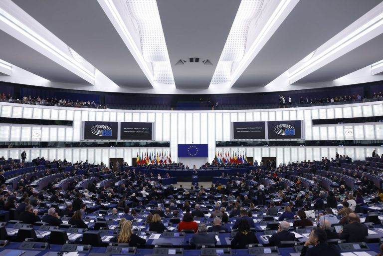 Rezolucija EP: Sankcije Rusiji i preispitivanje EU fondova za Srbiju 2 Rezolucija EP: Sankcije Rusiji i preispitivanje EU fondova za Srbiju 2
