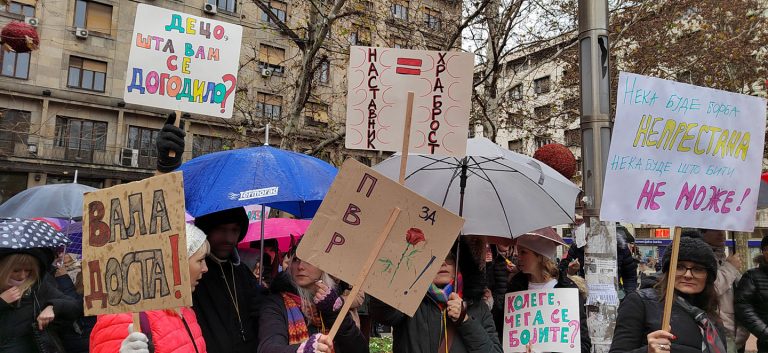 Štrajk prosvetnih radnika: Razjedinjeni ustanak prezrenih u Srbiji 2