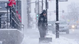 Božić pod udarom „Eliota“: Milioni Amerikanaca okovani u snegu i ledu 12