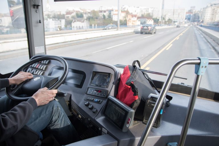 Srbiji nedostaje 20.000 profesionalnih vozača autobusa 2