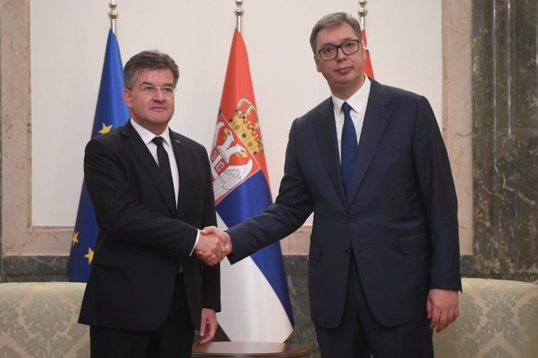 Vučić posle sastanka sa Lajčakom: Srbija se zalaže za deeskalaciju, mir i stabilnost 2