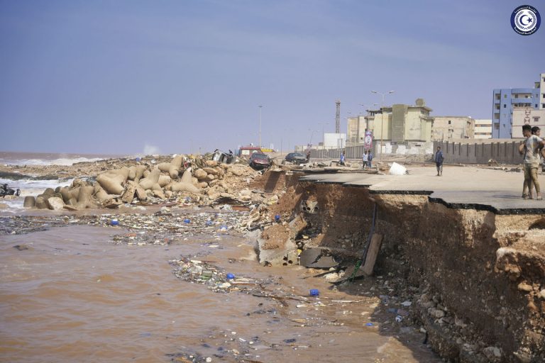 Libija: More izbacuje na desetine tela 2