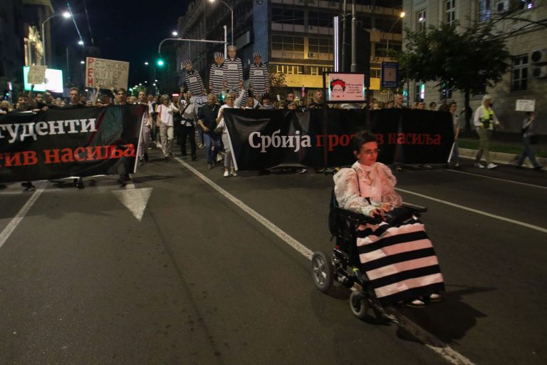 Burno u Beogradu: Protest "Srbija protiv nasilja", Prajd šetnja i promocija mladih kadeta 2