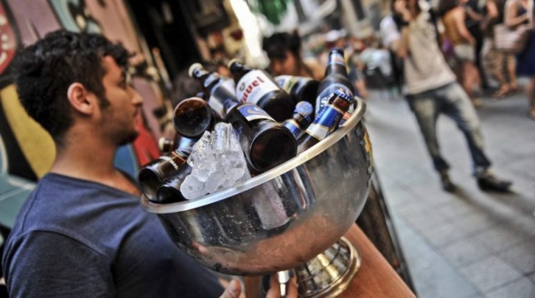 Istanbul: Zabranjuje se točenje alkohola na javnim mestima 2