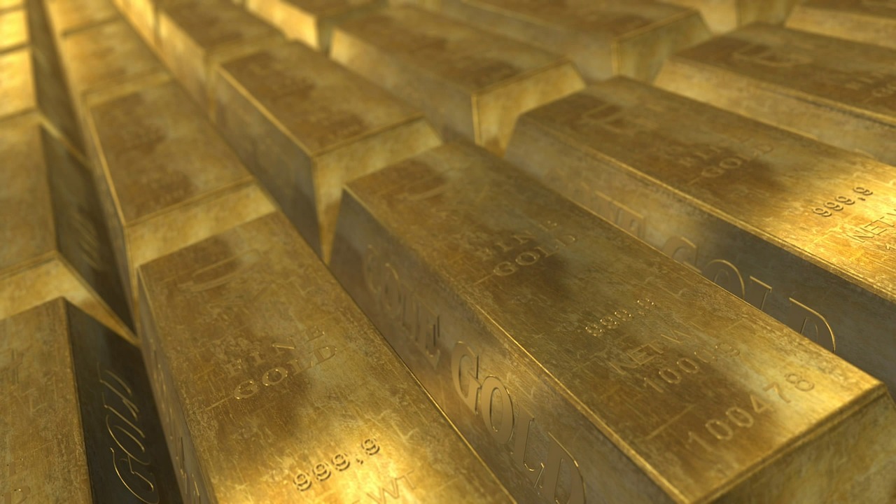 U šta uložiti novaca: Zlato, nekretnine ili kriptovalute